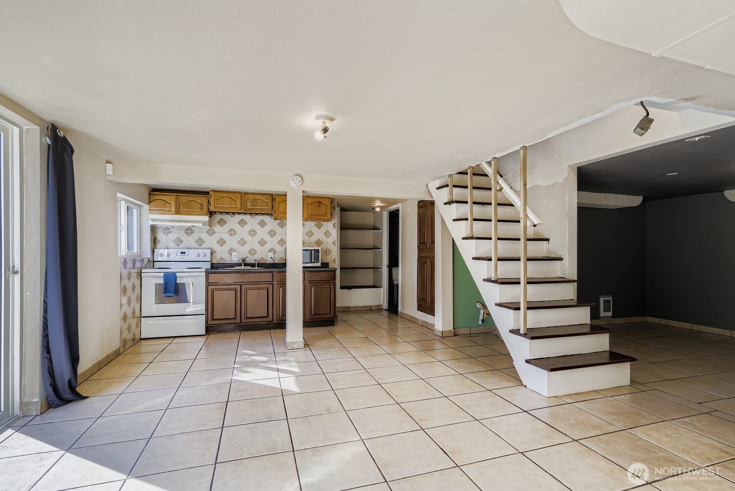 14630 3rd Avenue Southwest Burien, WA 98166 - Photo 10 of 12