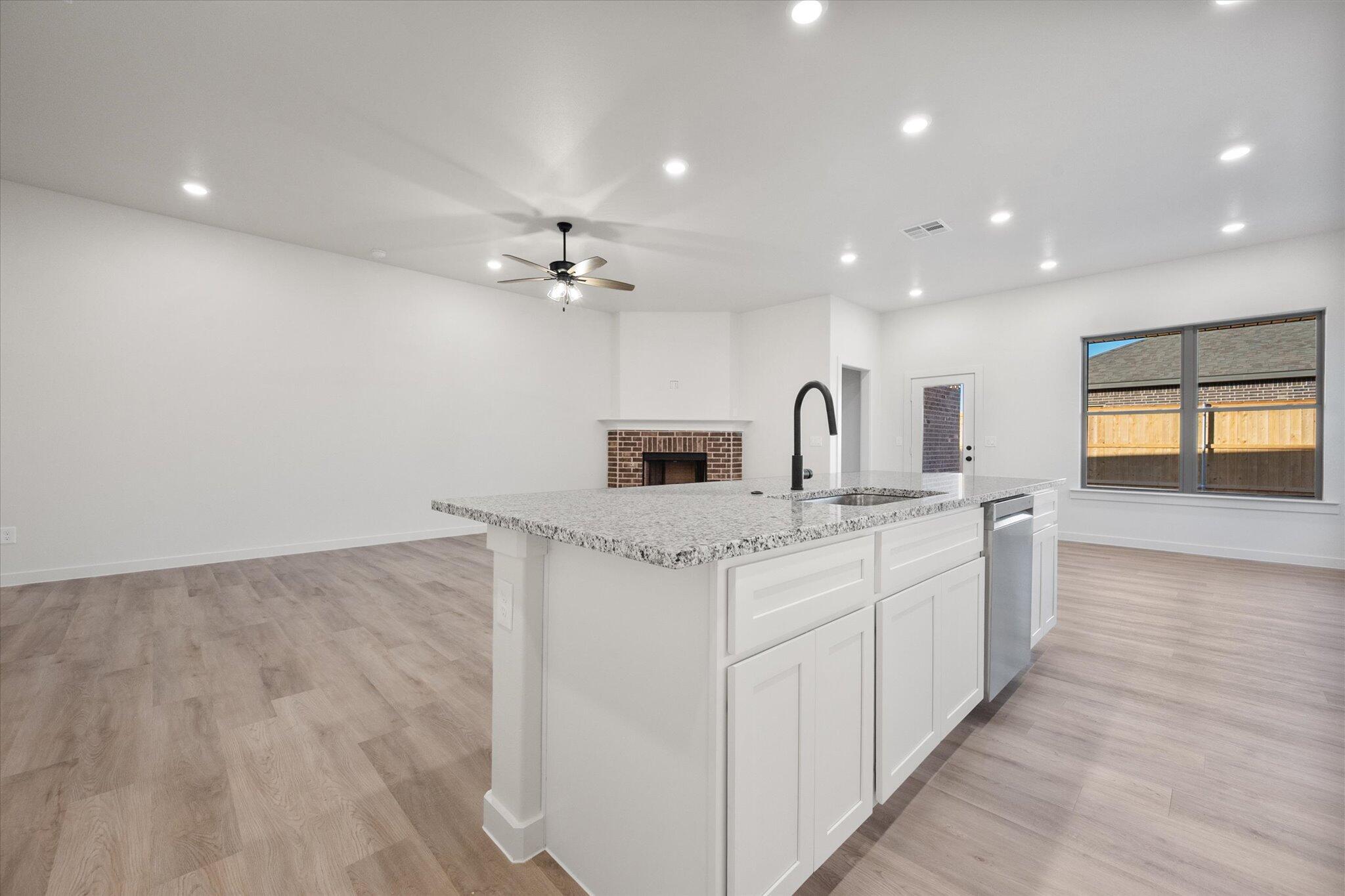 7004 56th Street Lubbock, TX 79407 - Photo 11 of 24 13-7004 56th_6158