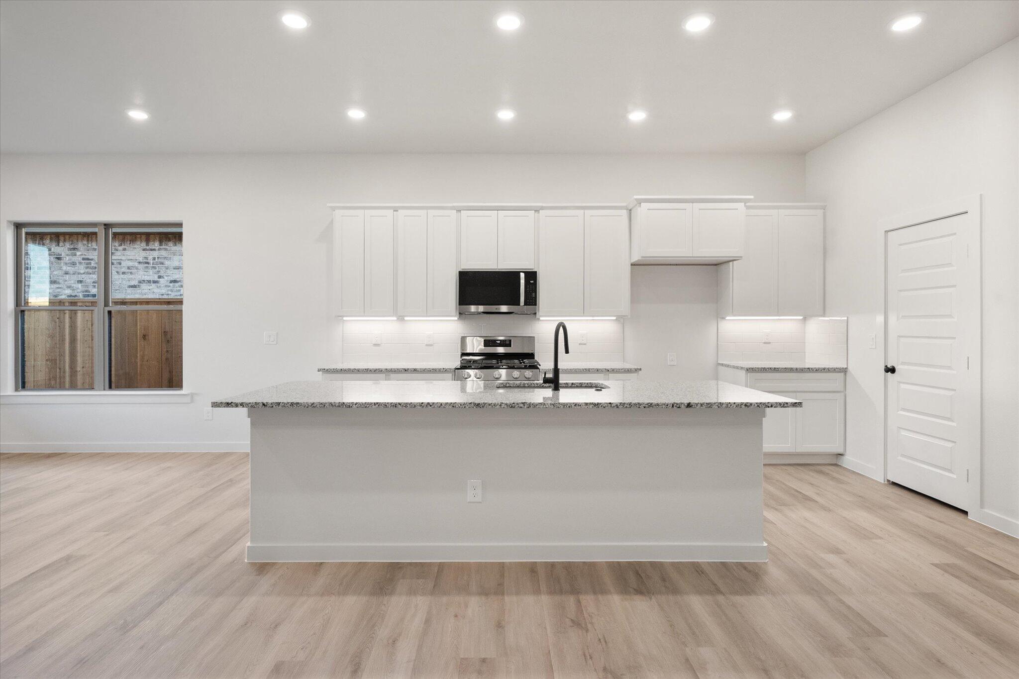 7004 56th Street Lubbock, TX 79407 - Photo 8 of 24 10-7004 56th_6143