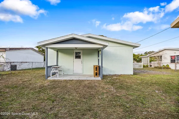 $2,000 | 419 Marquis Street, Melbourne, FL 32901