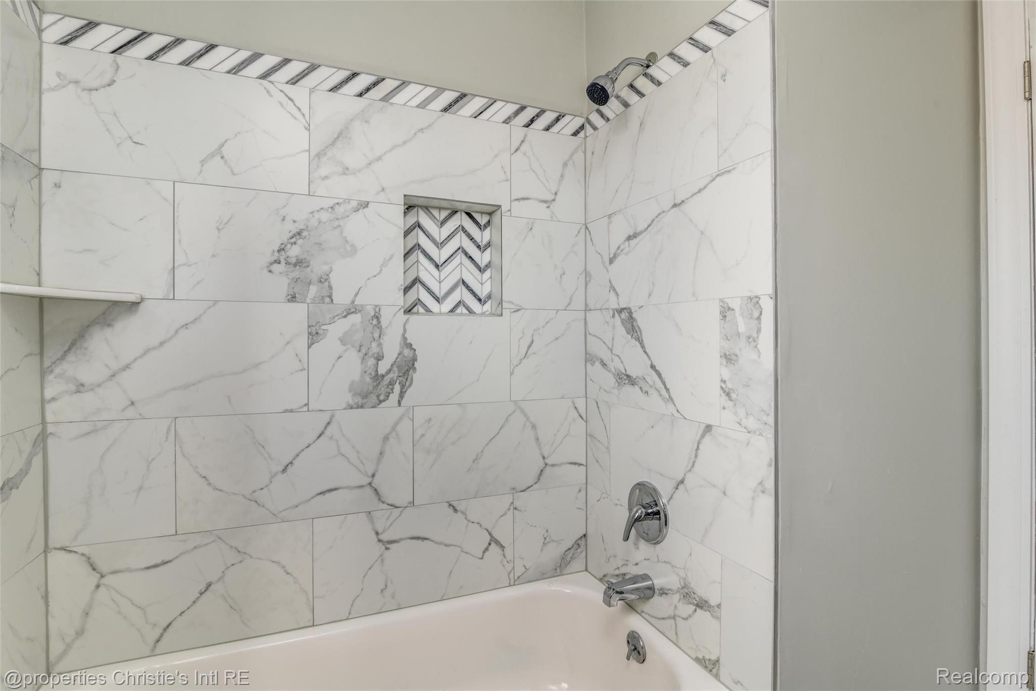 5797 Yorkshire Road Detroit, MI 48224 - Photo 21 of 28 25-5797 Yorkshire Rd - Detroit0021.jpg