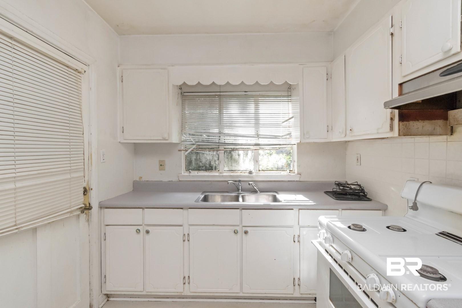 164 Emogene Place Mobile, AL 36606 - Photo 7 of 13