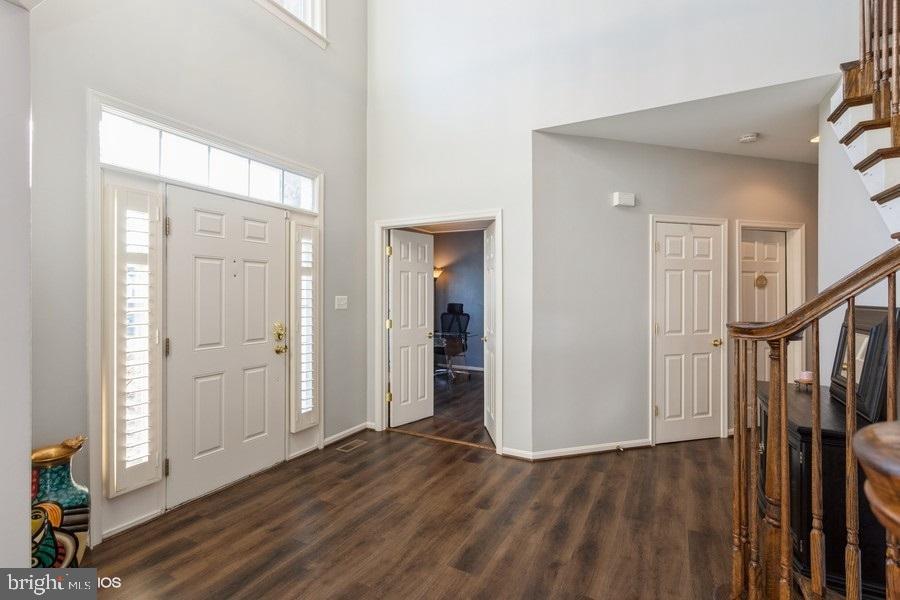 42268 Providence Ridge Drive Chantilly, VA 20152 - Photo 13 of 57
