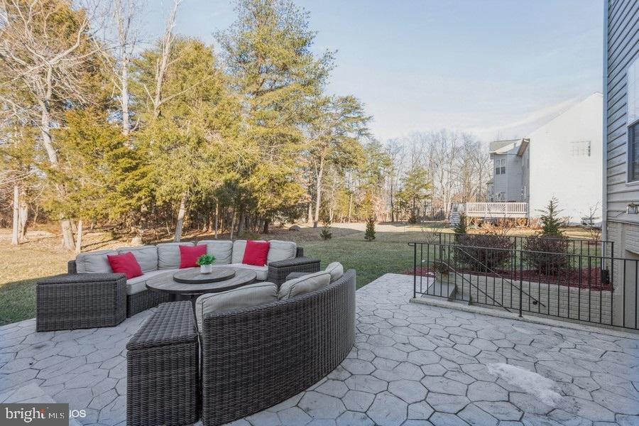 42268 Providence Ridge Drive Chantilly, VA 20152 - Photo 8 of 57