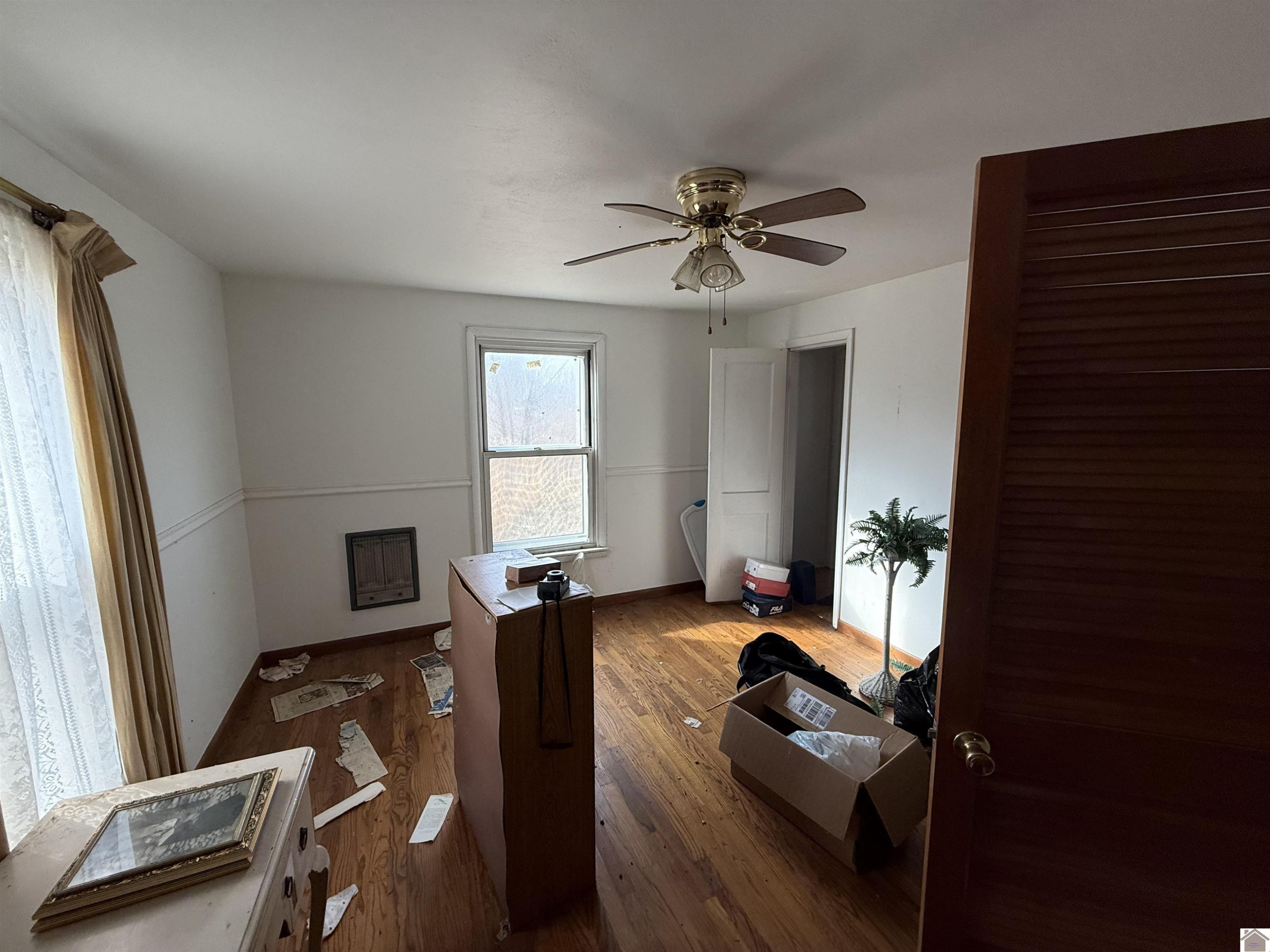 368 Gilbert Road Mayfield, KY 42066 - Photo 16 of 39 Bedroom 1