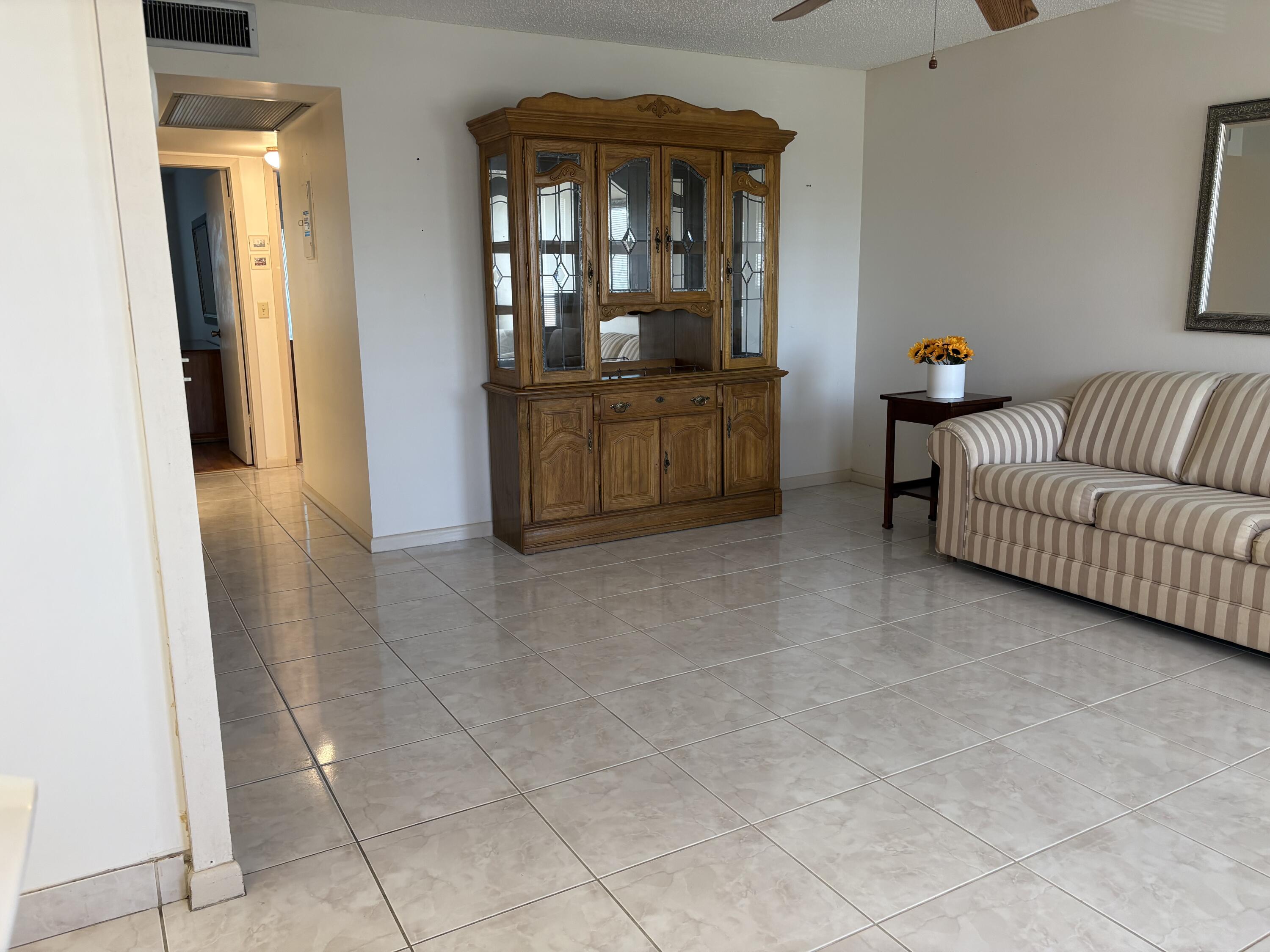 3076 Guildford East Boca Raton, FL 33434 - Photo 2 of 20 IMG_0841