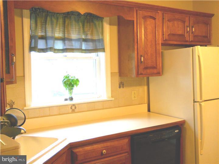36 Forest Road Springfield, PA 19064 - Photo 12 of 24 Kitchen