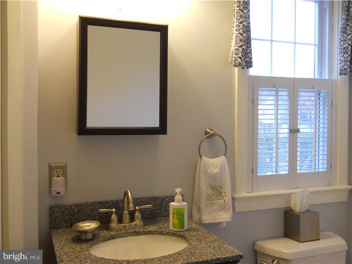 36 Forest Road Springfield, PA 19064 - Photo 20 of 24 Bathroom