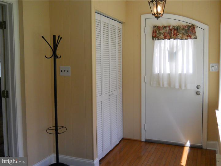 36 Forest Road Springfield, PA 19064 - Photo 4 of 24 Enclosed Porch