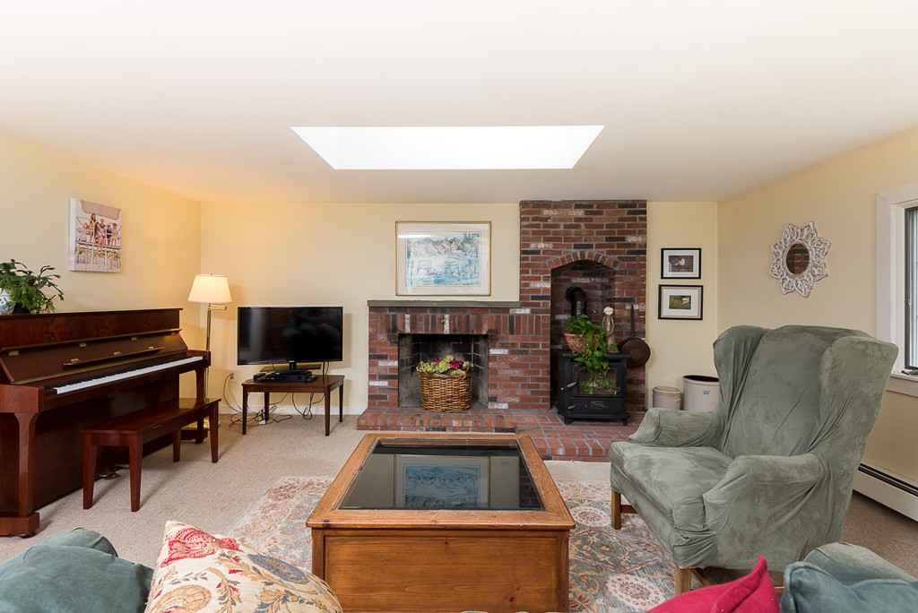 112 Gannett Road Scituate, MA 02066 - Photo 11 of 30 Gallery Image 11