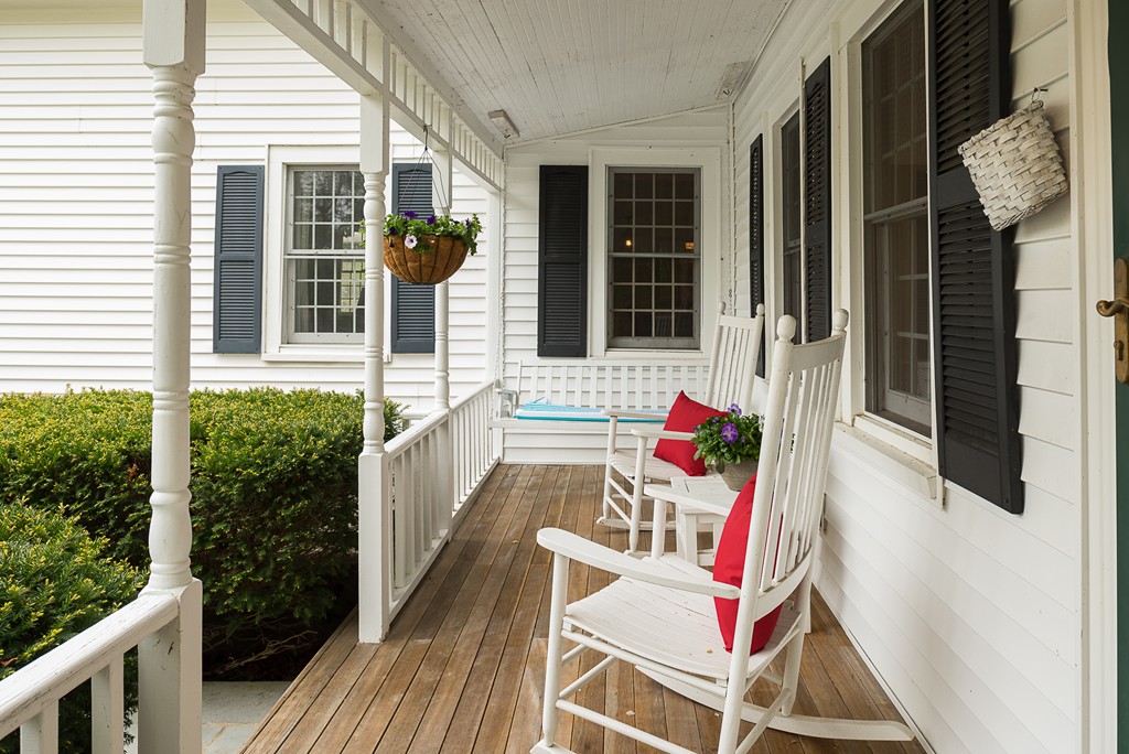 112 Gannett Road Scituate, MA 02066 - Photo 3 of 30 Gallery Image 3