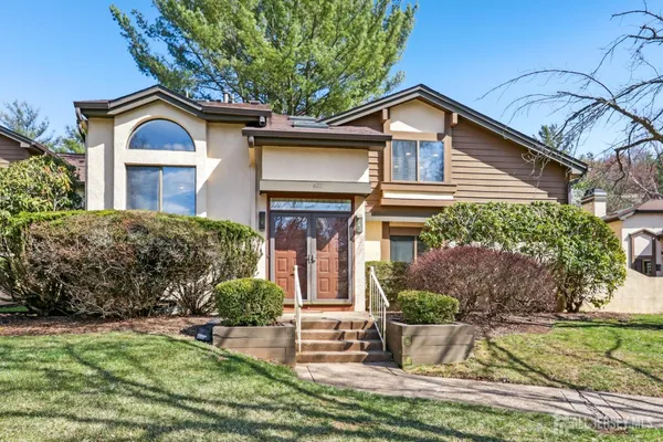 $615,000 | 627 Sayre Drive, Plainsboro, NJ 08540