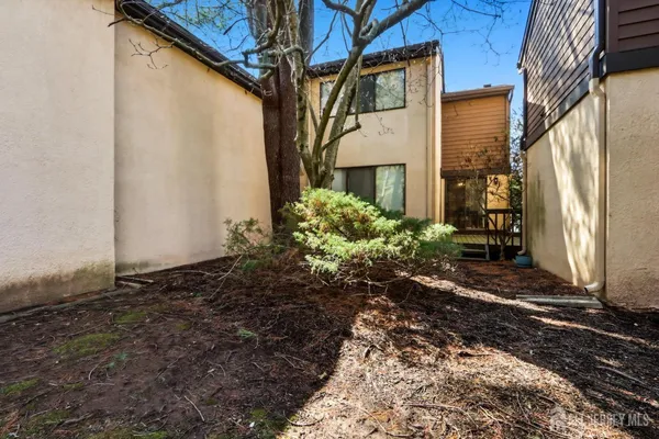 $615,000 | 627 Sayre Drive, Plainsboro, NJ 08540