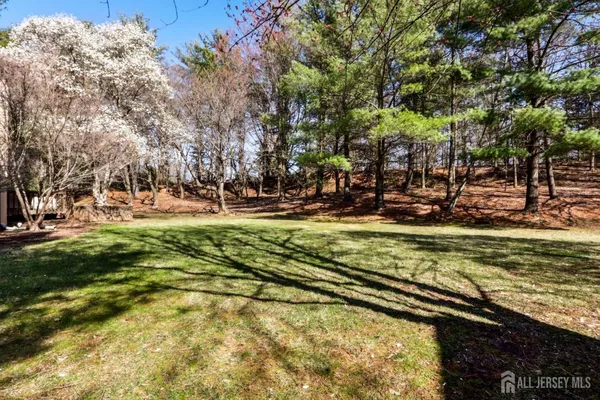 $615,000 | 627 Sayre Drive, Plainsboro, NJ 08540