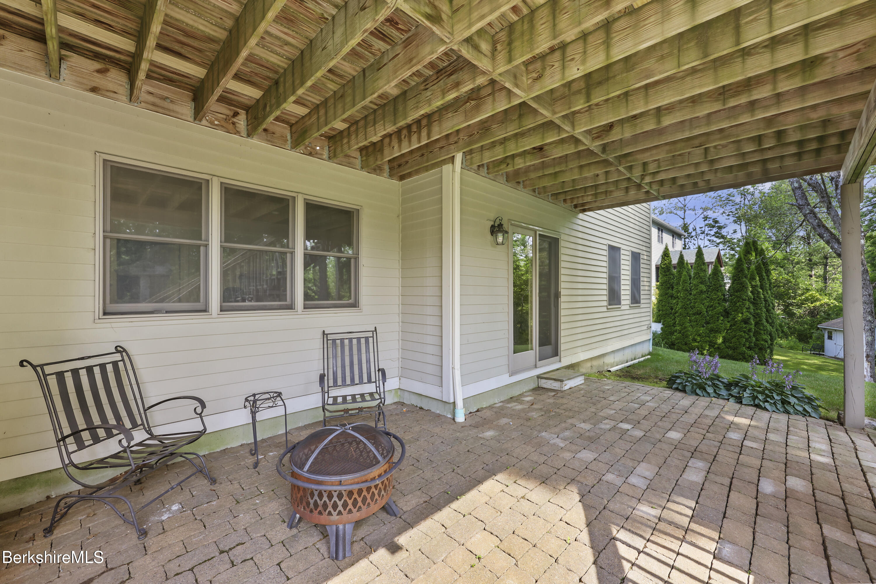 35 Meadow Ridge Drive Pittsfield, MA 01201 - Photo 73 of 81 Patio