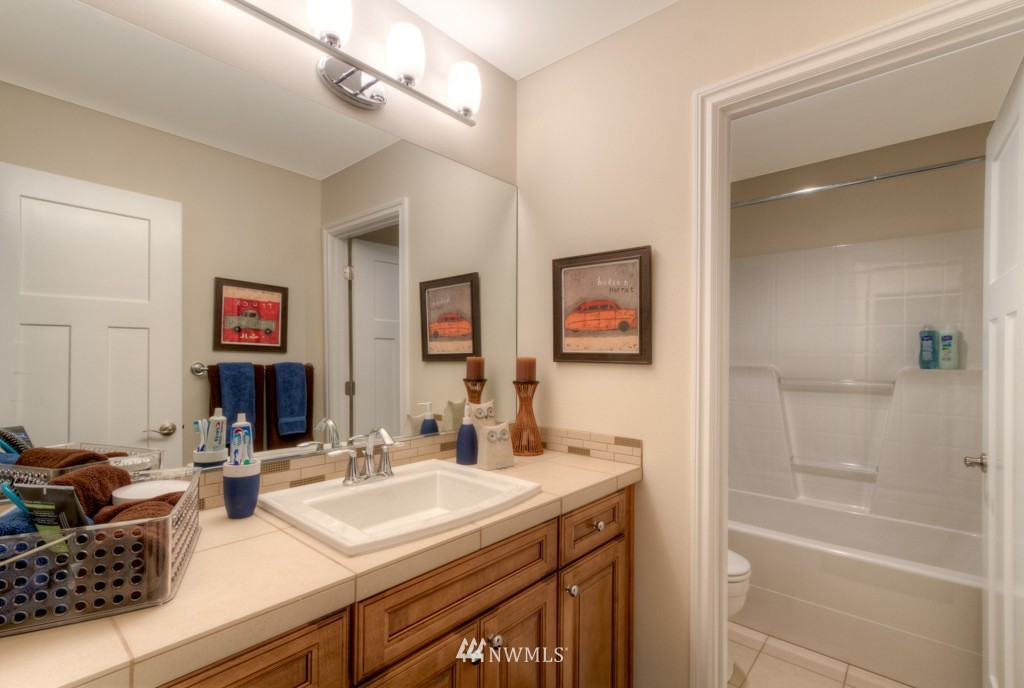 16304 Southeast 138th Place Renton, WA 98059 - Photo 11 of 22 Gallery Image 11
