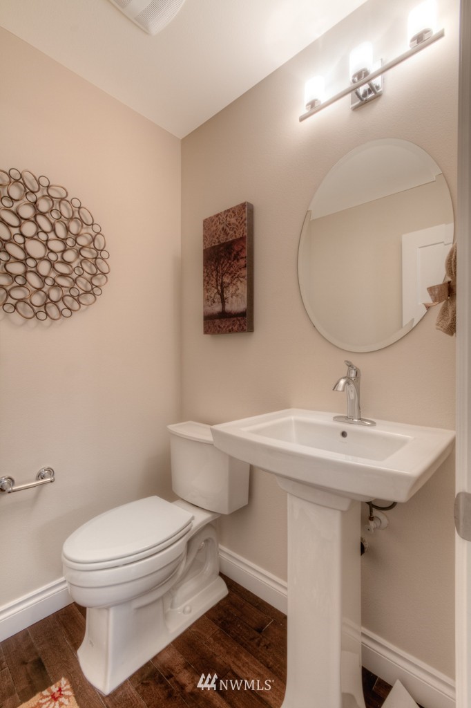 16304 Southeast 138th Place Renton, WA 98059 - Photo 5 of 22 Gallery Image 5