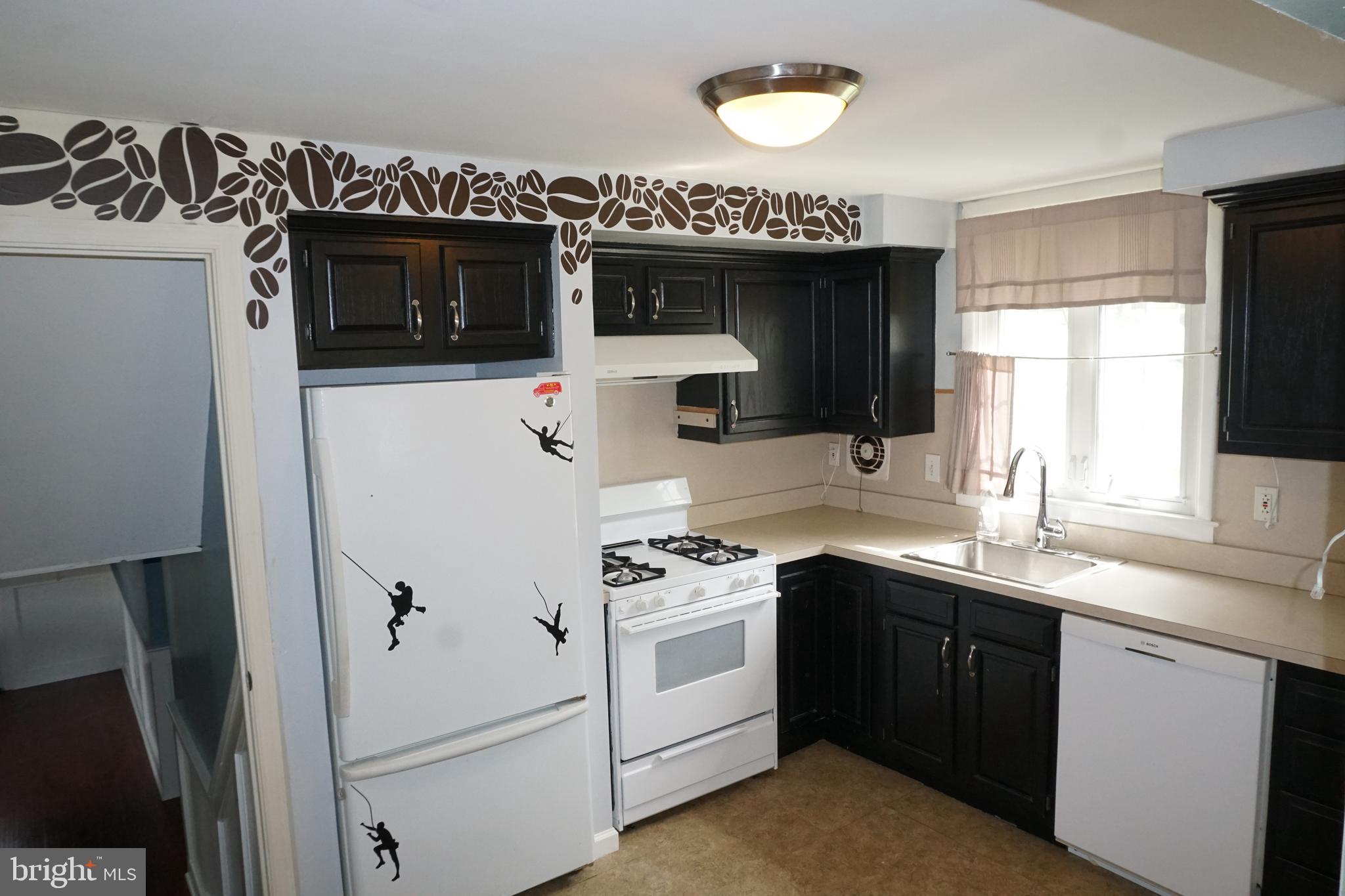4600 Spring Street Brookhaven, PA 19015 - Photo 10 of 28 Kitchen