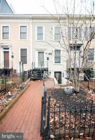 $2,950 | 1526 8th Street Northwest, Unit 1, Washington, DC 20001