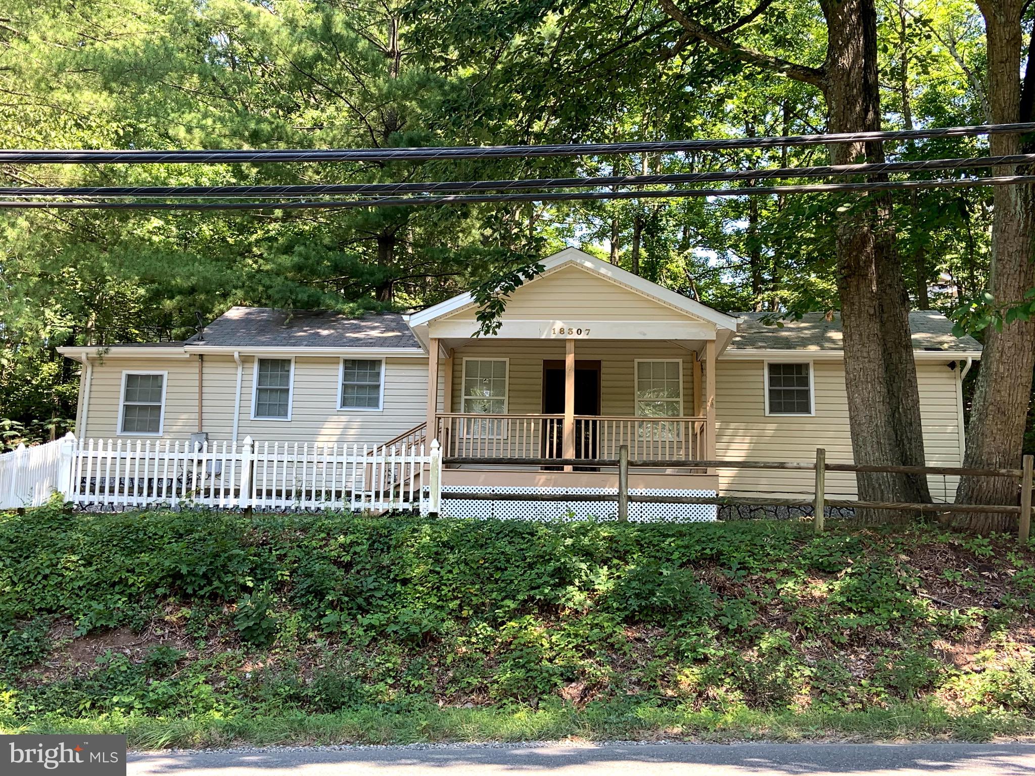 18307 Old Triangle Road Triangle, VA 22172 - Photo 2 of 32