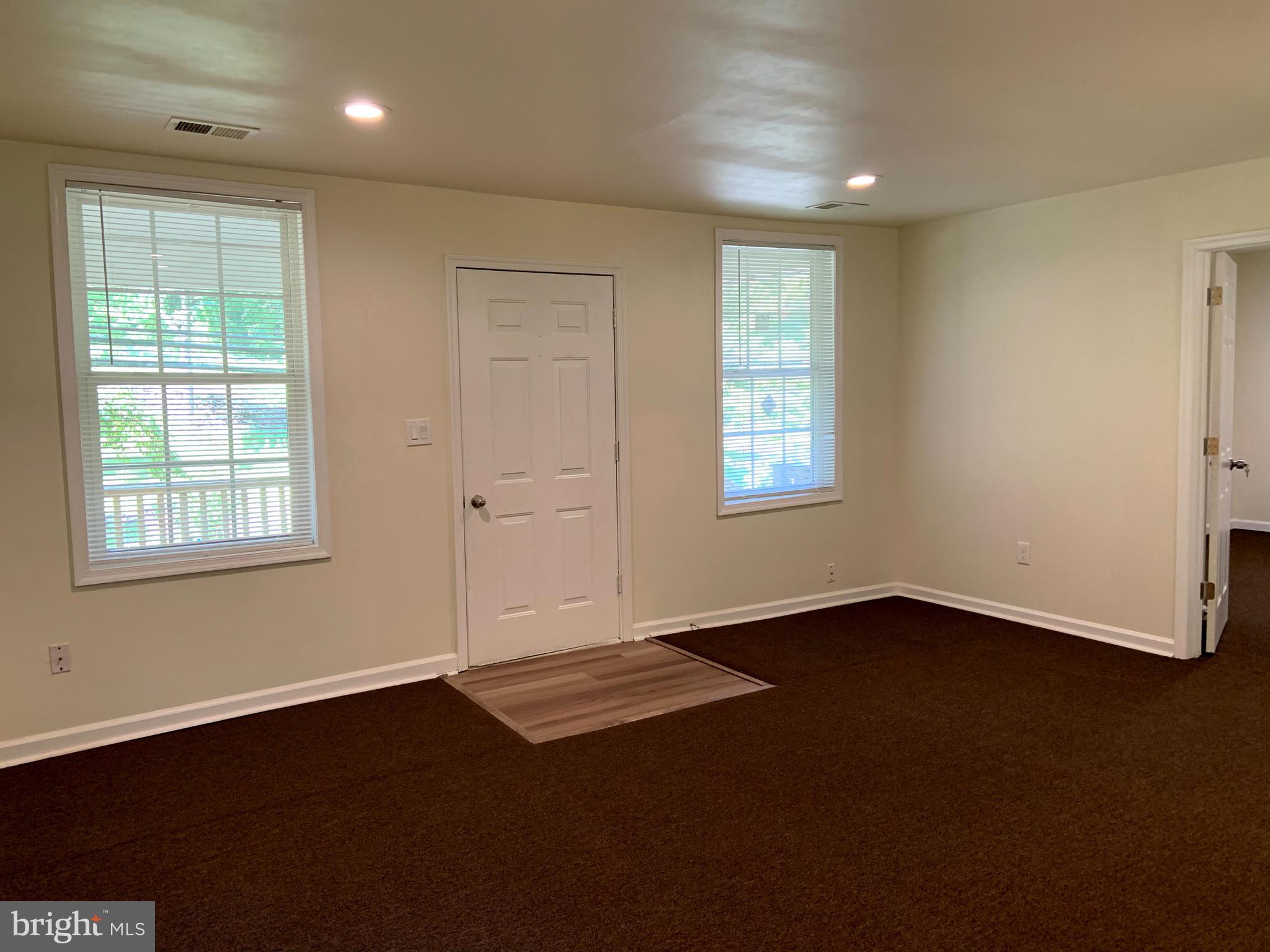 18307 Old Triangle Road Triangle, VA 22172 - Photo 11 of 32