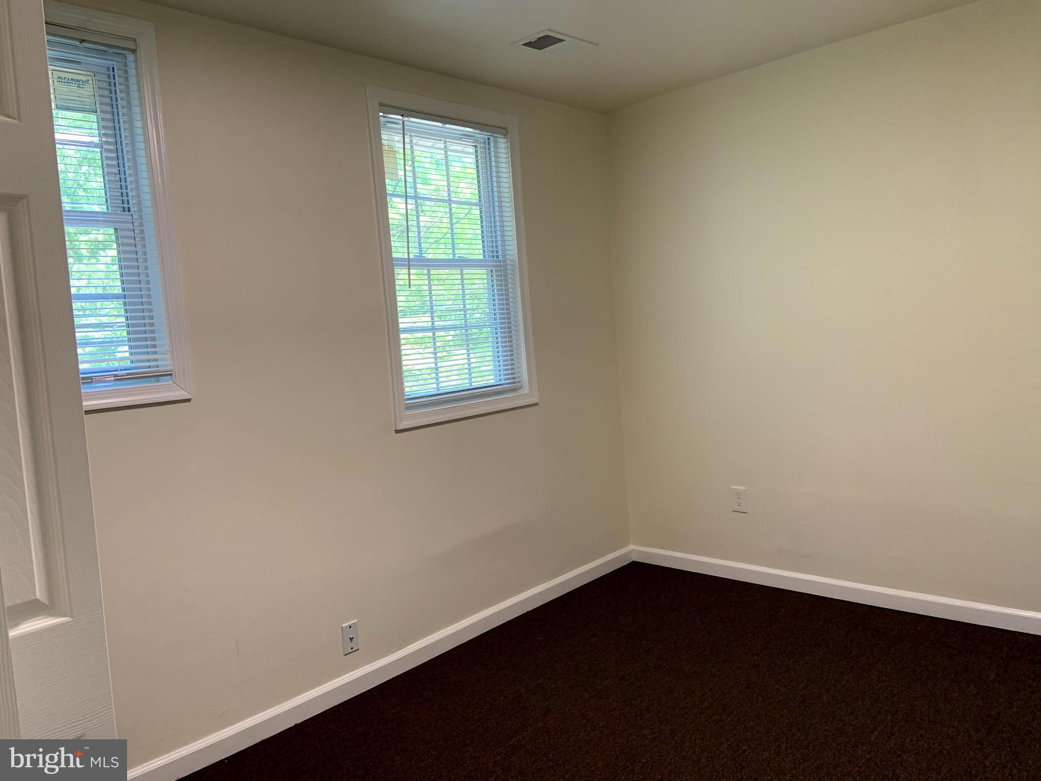 18307 Old Triangle Road Triangle, VA 22172 - Photo 23 of 32
