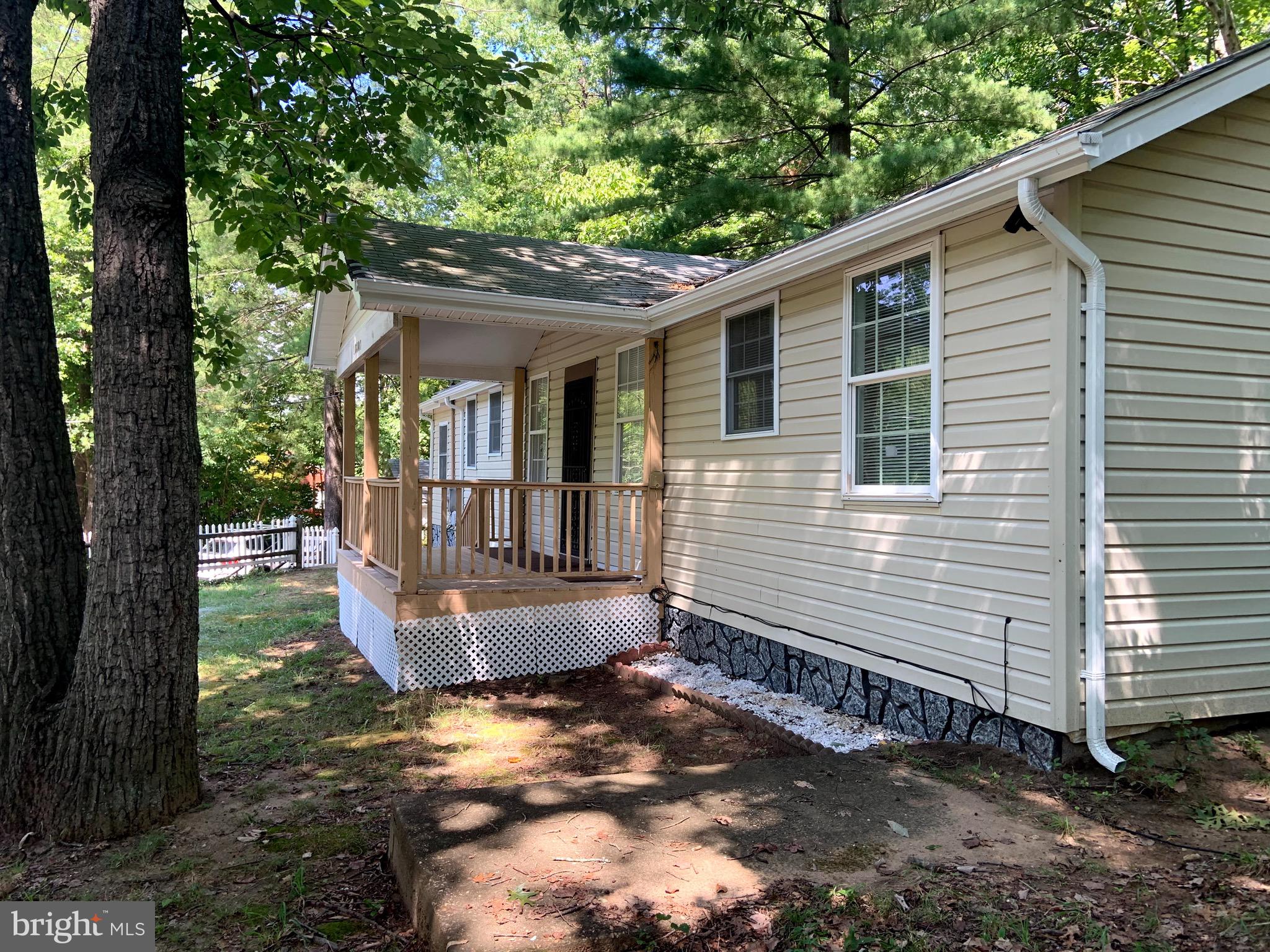 18307 Old Triangle Road Triangle, VA 22172 - Photo 4 of 32
