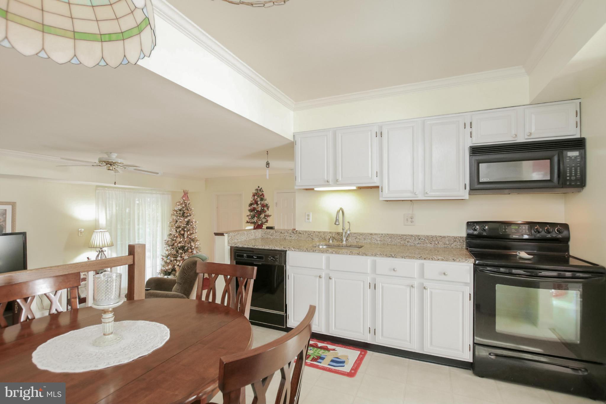 4400 Fieldgreen Road Baltimore, MD 21236 - Photo 12 of 30 Kitchen