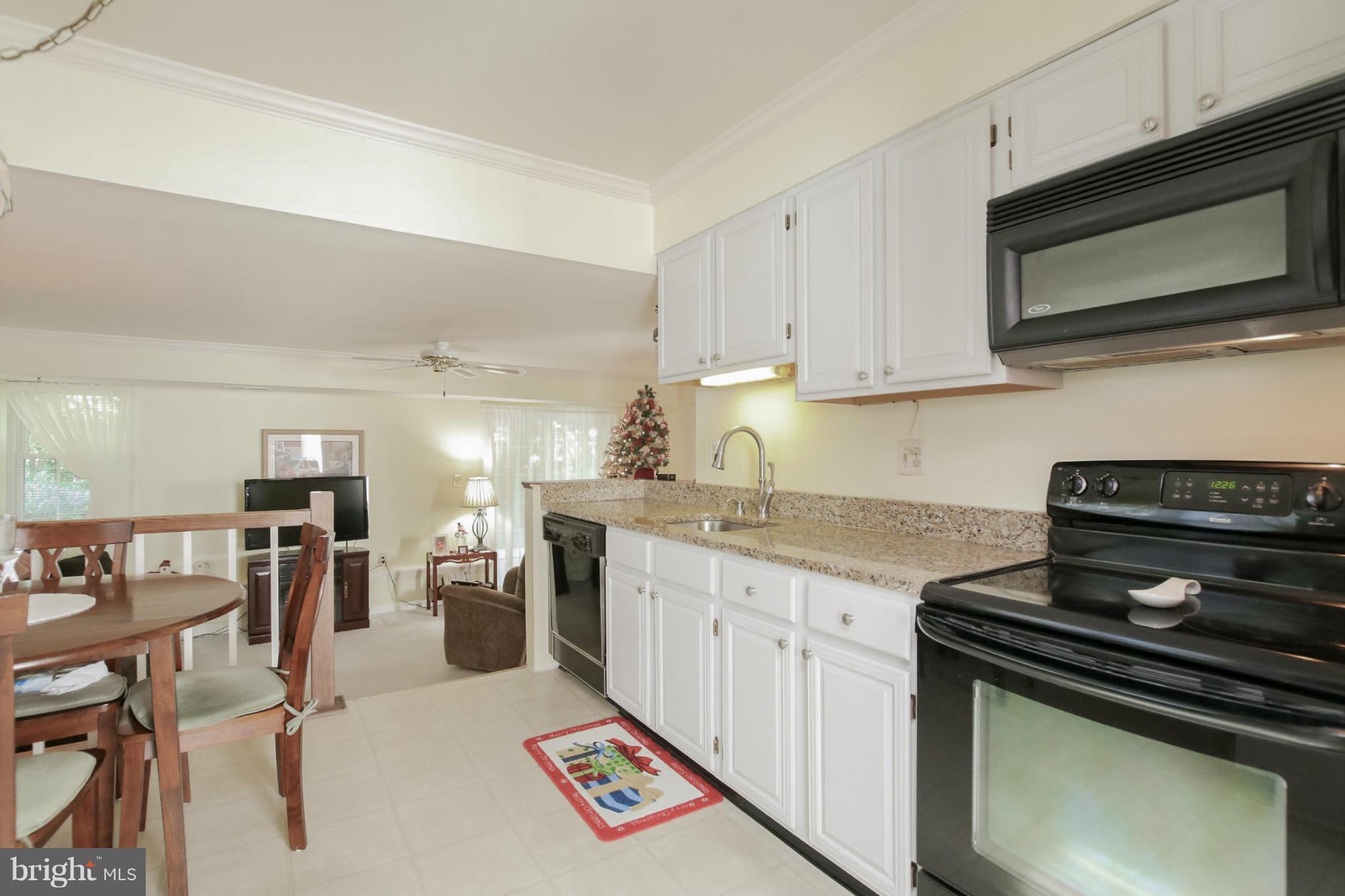 4400 Fieldgreen Road Baltimore, MD 21236 - Photo 10 of 30 Kitchen