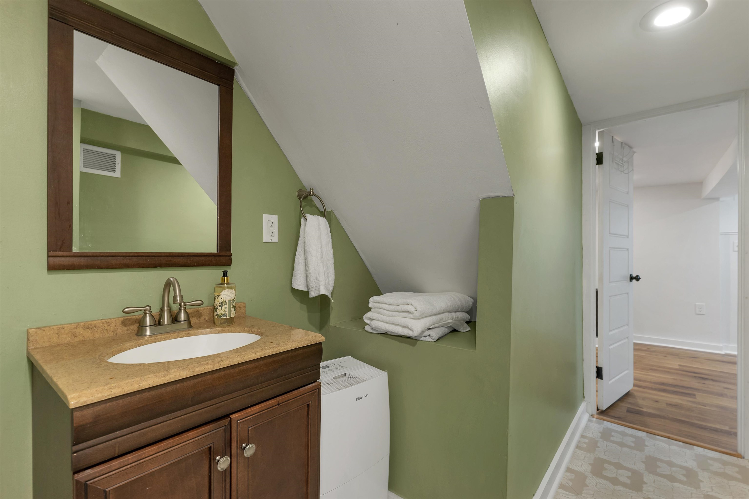 48 Baldwin Street Laconia, NH 03246 - Photo 46 of 60