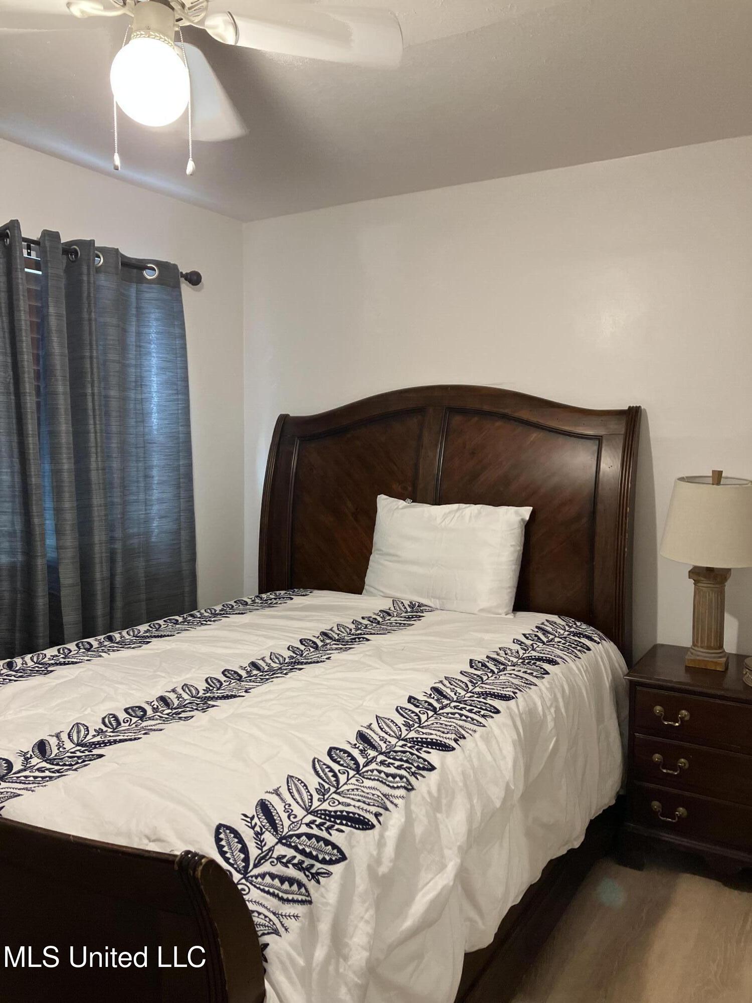 9200 Ocean Springs Road Ocean Springs, MS 39564 - Photo 5 of 12 OS rd-Master