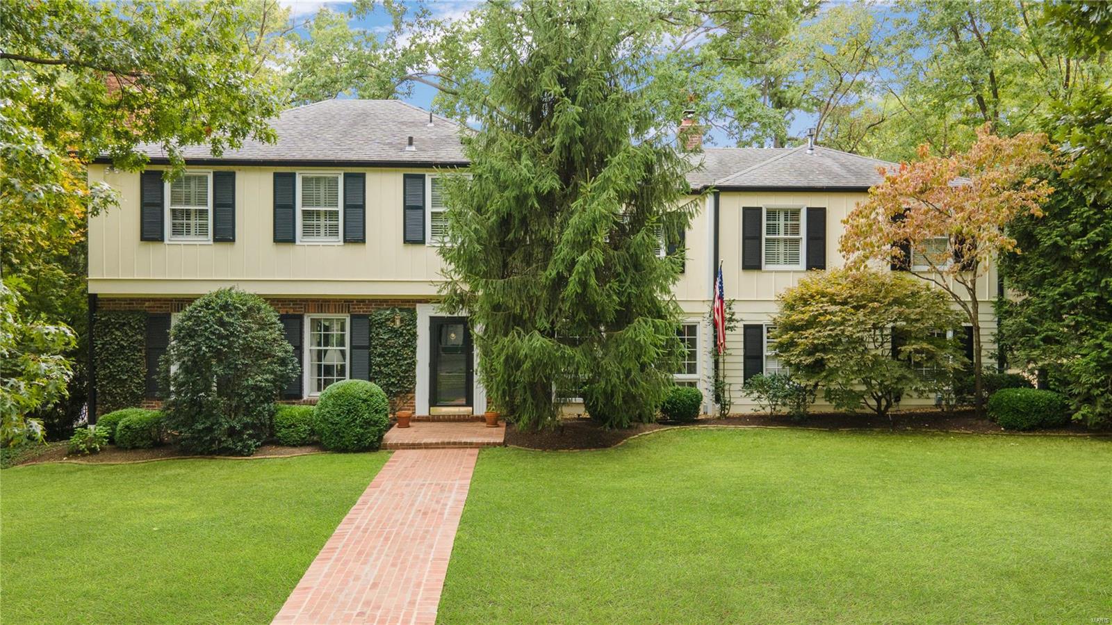 2 Nassau Drive St. Louis, MO 63124 - Photo 1 of 36