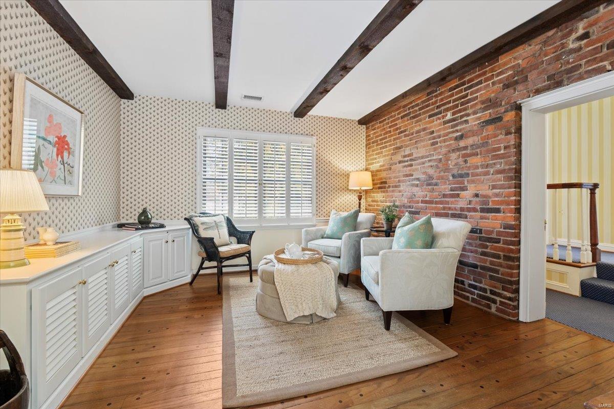 2 Nassau Drive St. Louis, MO 63124 - Photo 23 of 36