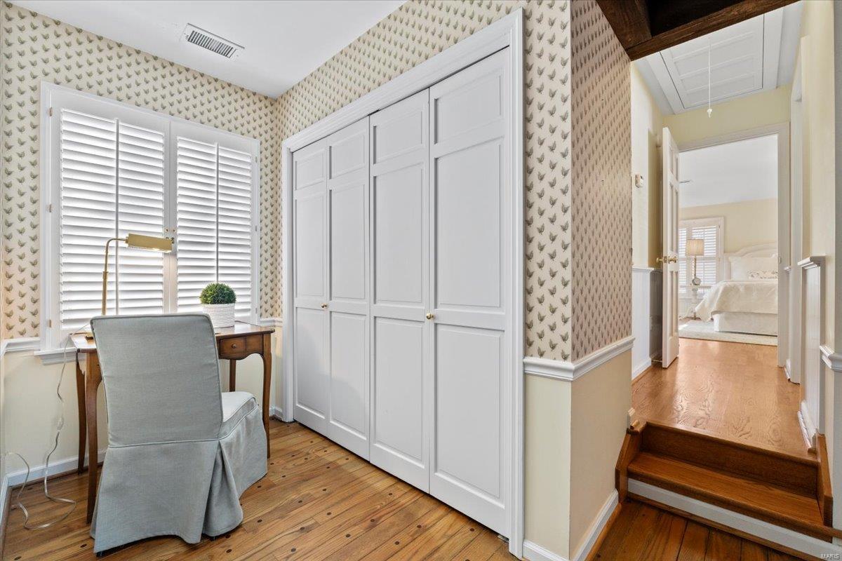 2 Nassau Drive St. Louis, MO 63124 - Photo 24 of 36