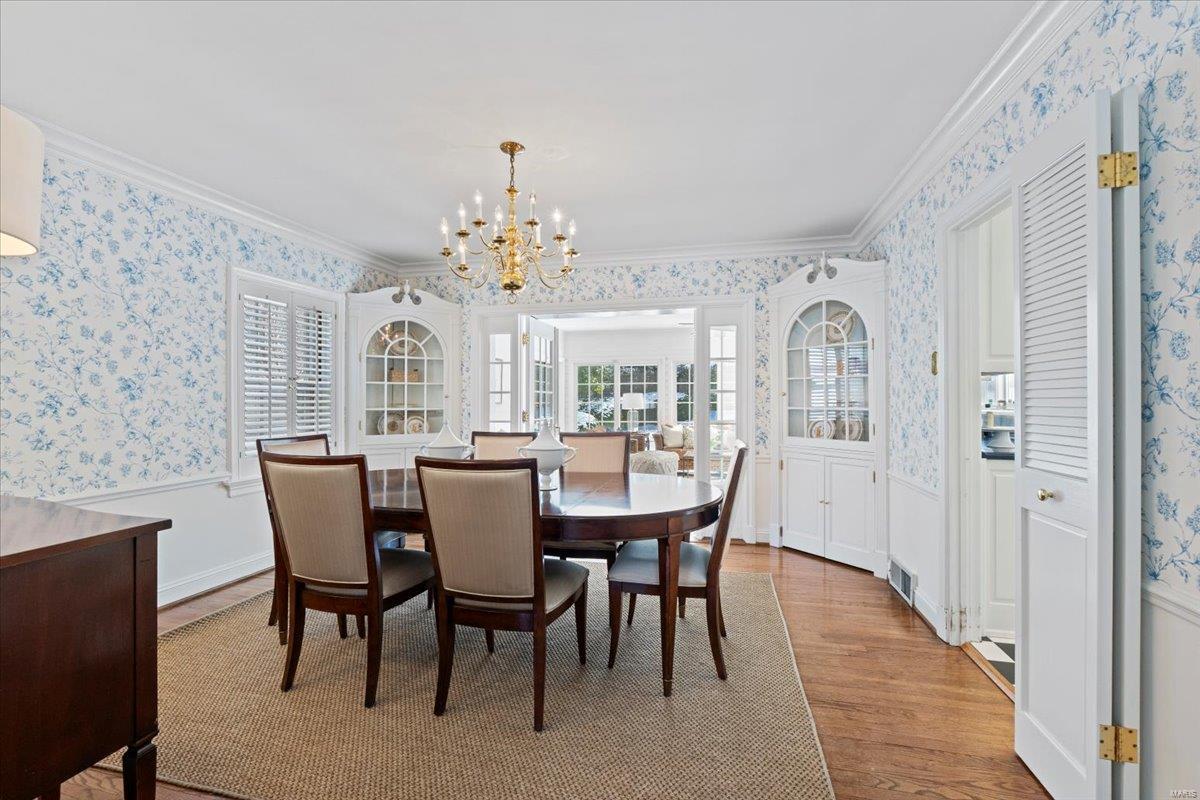 2 Nassau Drive St. Louis, MO 63124 - Photo 5 of 36