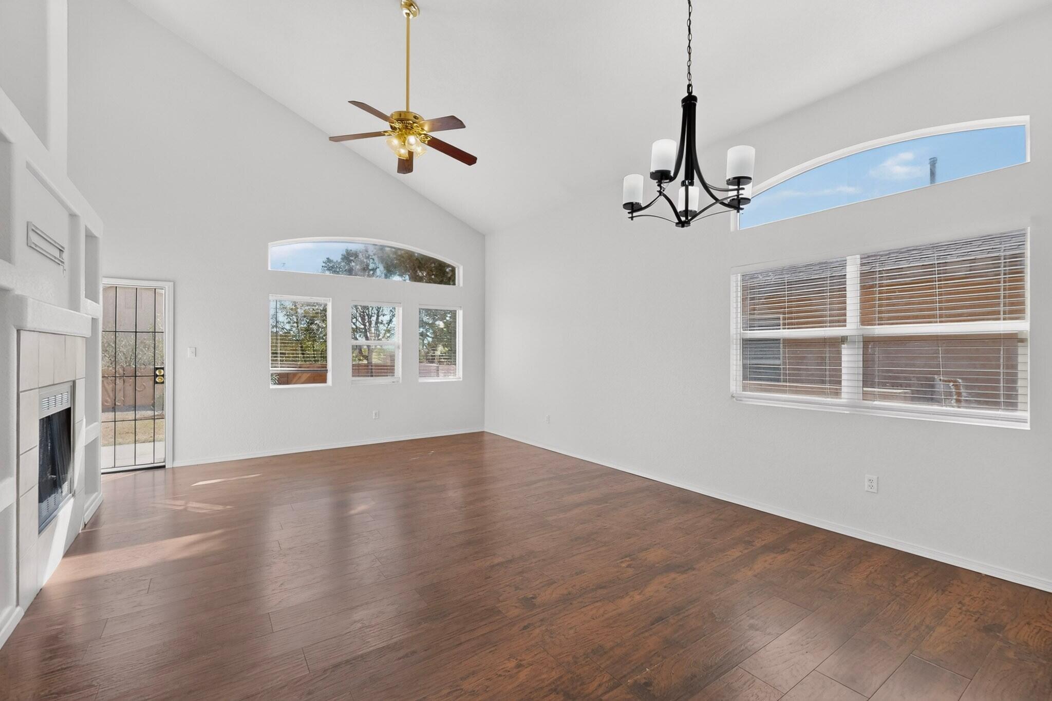 672 Peaceful Meadows Drive Northeast Rio Rancho, NM 87144 - Photo 6 of 45 Gallery Image 6