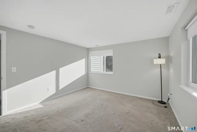 $229,900 | 3 Hunters Run, Unit 3, Cromwell, CT 06416