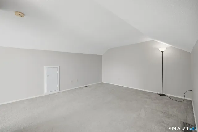 $229,900 | 3 Hunters Run, Unit 3, Cromwell, CT 06416