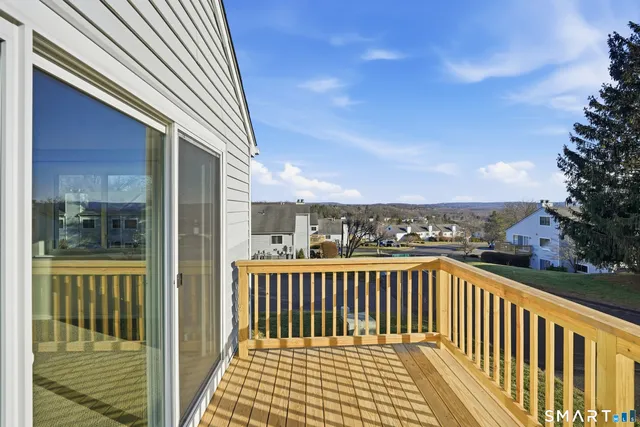 $229,900 | 3 Hunters Run, Unit 3, Cromwell, CT 06416