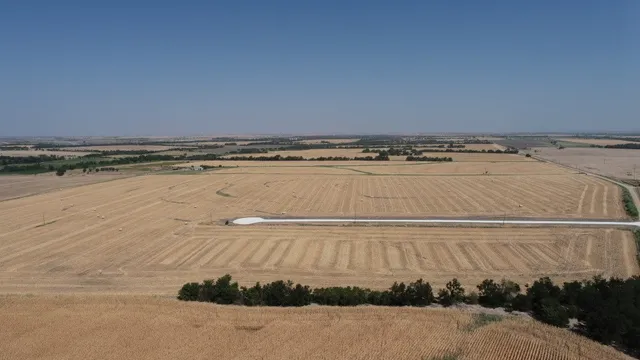 a view of a dry yard