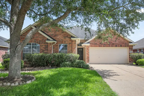 $2,500 | 7611 Waterlilly Lane, Pearland, TX 77581
