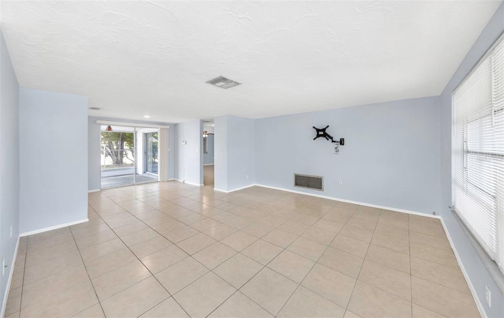 5804 Bantam Avenue New Port Richey, FL 34652 - Photo 6 of 31