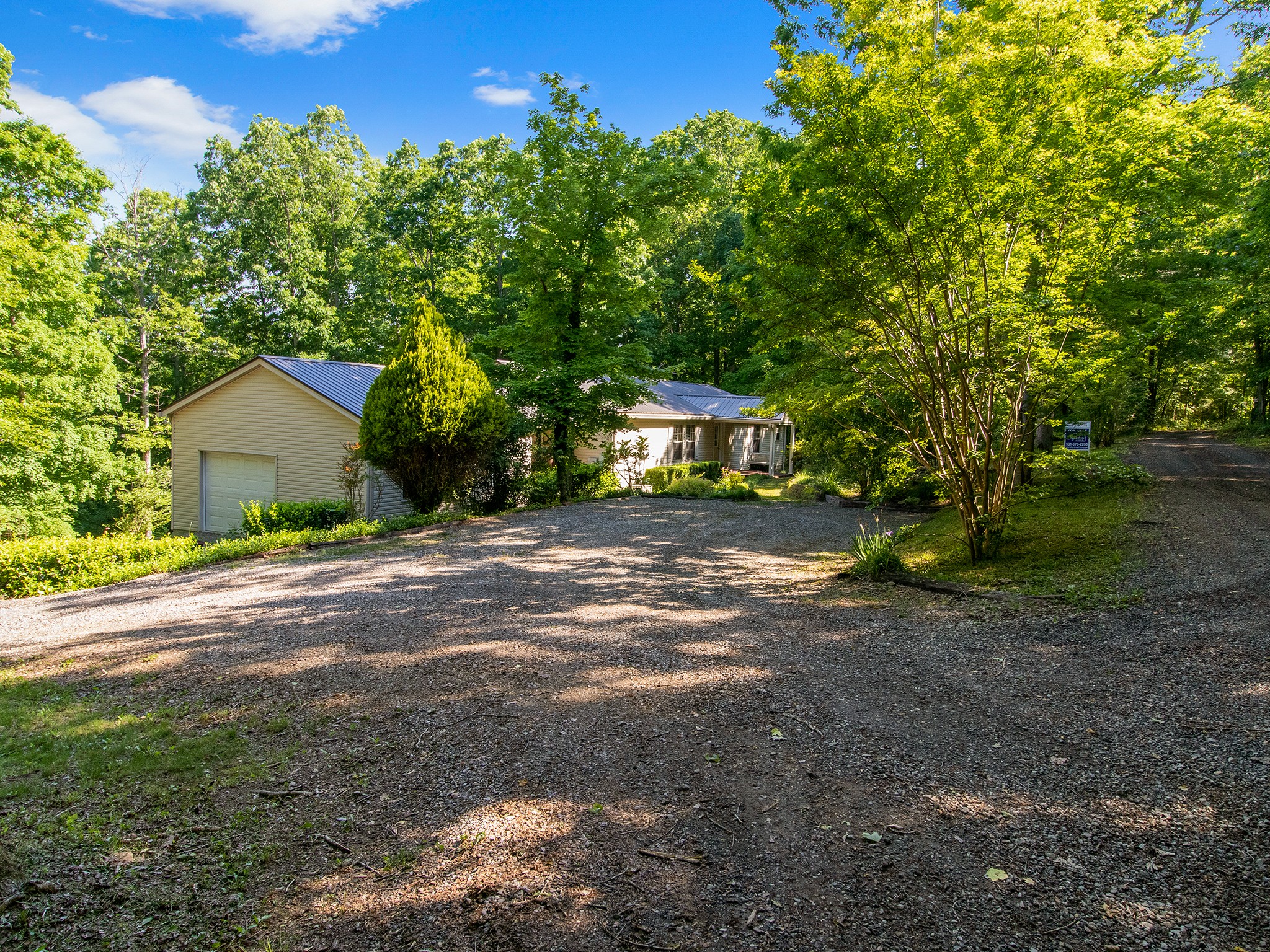 1165 Timber Ridge Road Charlotte, TN 37036 - Photo 2 of 42 Gallery Image 2