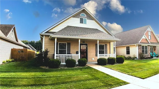 $285,000 | 4816 North Creek Wood Drive, St. Joseph, MO 64507