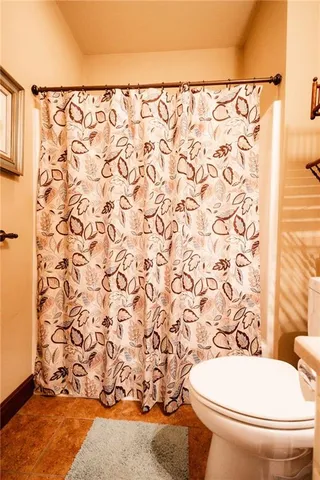 $285,000 | 4816 North Creek Wood Drive, St. Joseph, MO 64507