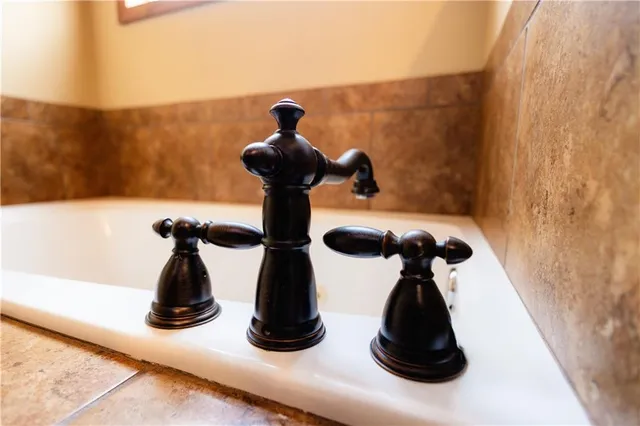 $285,000 | 4816 North Creek Wood Drive, St. Joseph, MO 64507