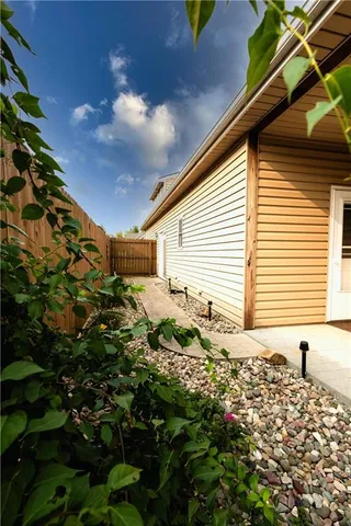 $285,000 | 4816 North Creek Wood Drive, St. Joseph, MO 64507