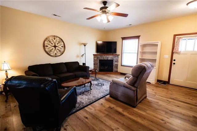 $285,000 | 4816 North Creek Wood Drive, St. Joseph, MO 64507