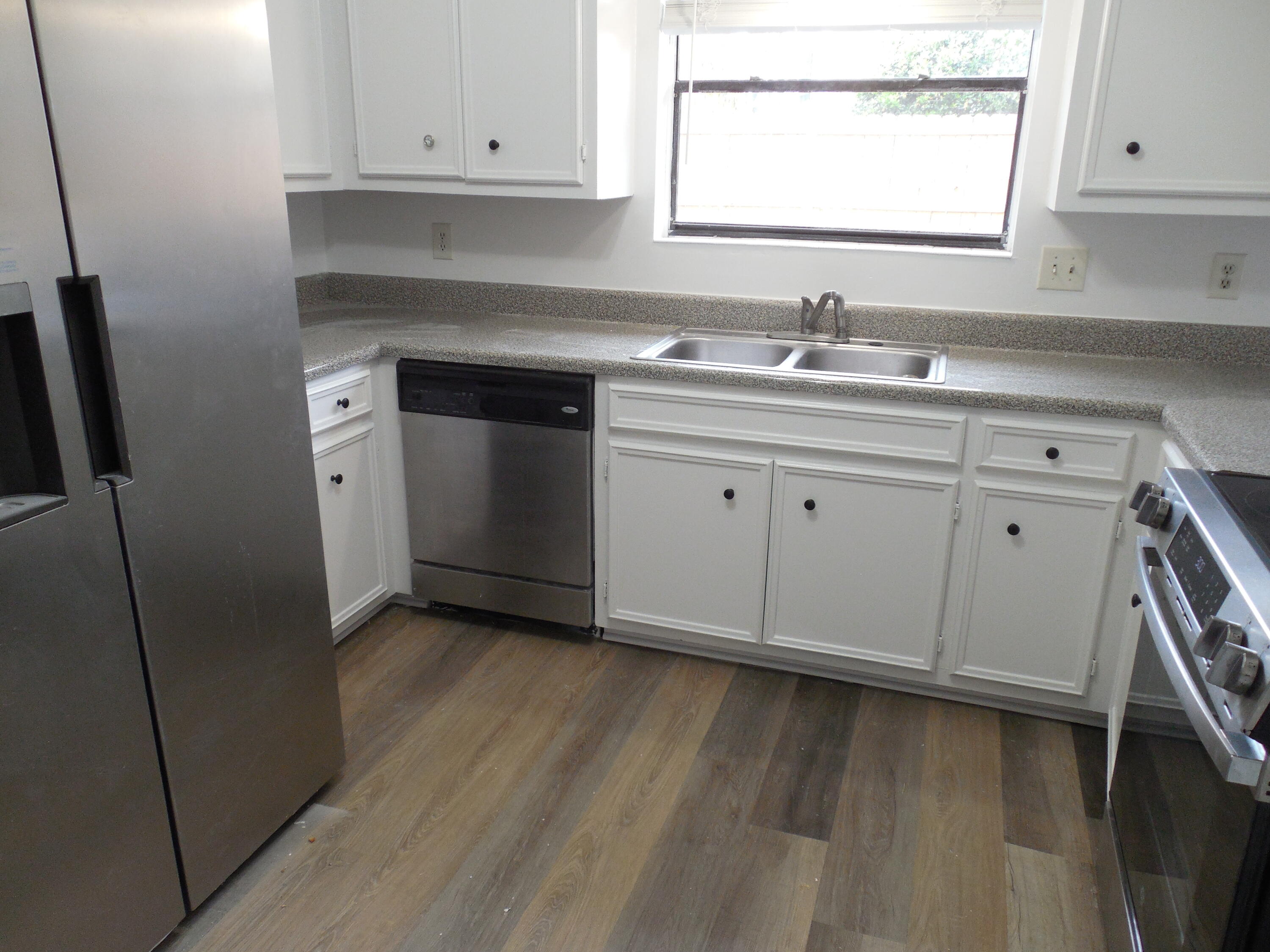 107 Springlakes Circle Augusta, GA 30907 - Photo 2 of 22 Kitchen