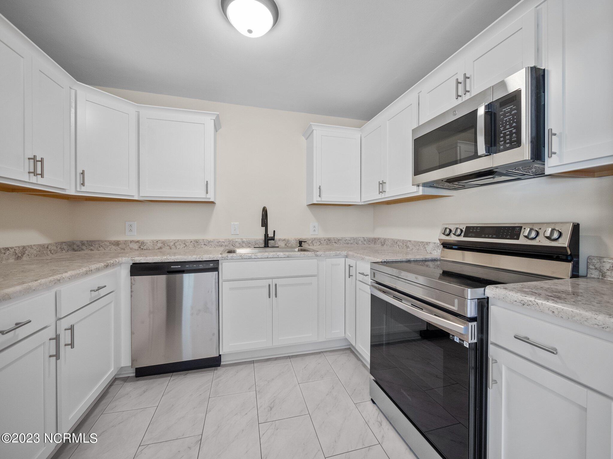 106 Mercer Road Jacksonville, NC 28546 - Photo 10 of 33 26-web-or-mls-P1010721